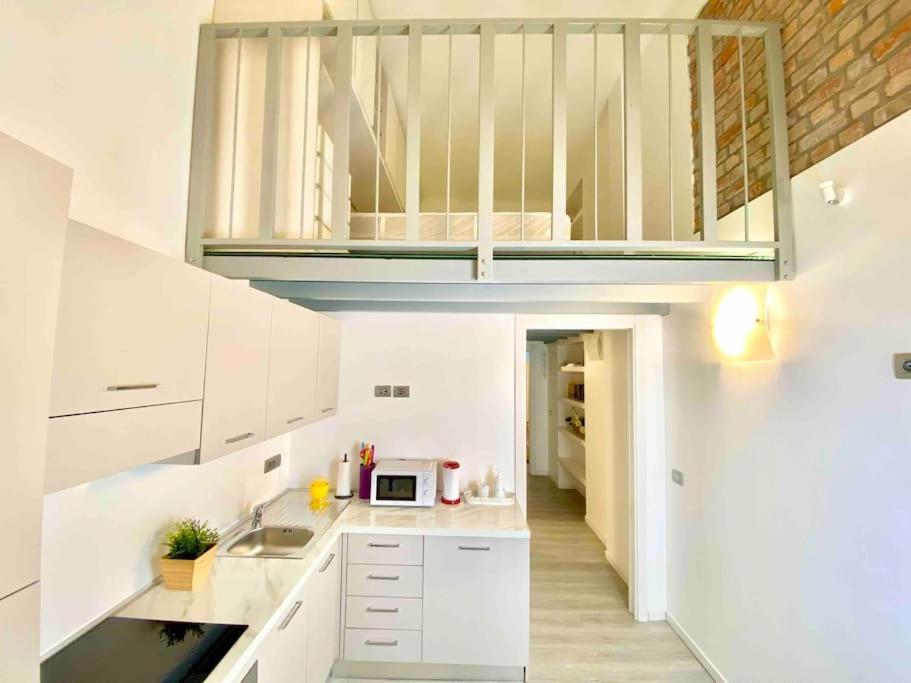 Loft Di Lusso - Metro E Centro Appartement *